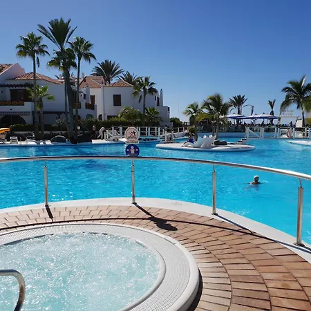 Beachfront Duplex No 4 With Heated Pool, Close To Sea And Beach, Aircondition, Balcony, Wifi شقة *